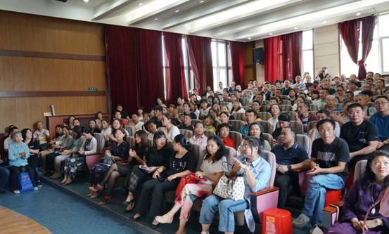 20E5232EC585607D06E71E3AABE1FEBE